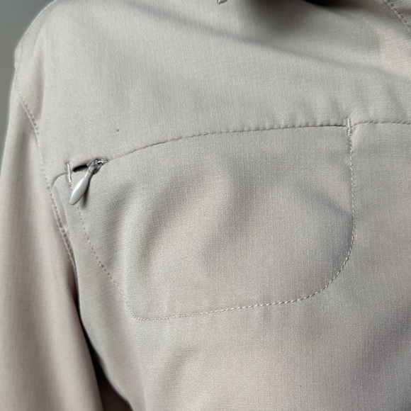 REI Women's Khaki Safari Shirt - Picture 4 of 7